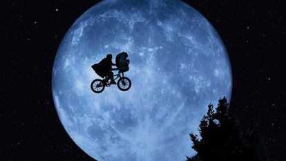 Foto promocional de &#039;E.T.&#039;, el cl&aacute;sico de Spielberg.