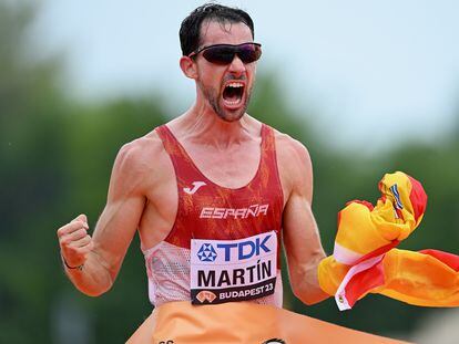 Álvaro Martín, tras ganar el oro en la prueba de 20 kilómetros marcha en el Mundial de atletismo de Budapest.