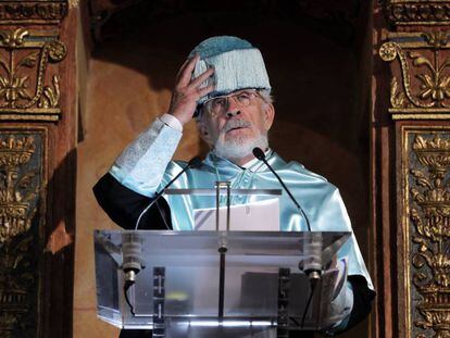 El dibujante Antonio Fraguas 'Forges', durante su investidura como doctor 'honoris causa' en la Universidad de Alcalá de Henares.