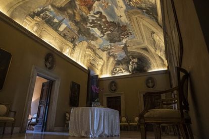 Guercino's mural in the main room at the Villa de la Aurora, named after this work by the Baroque artist. 