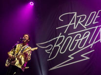 Un momento del concierto de Arde Bogotá en el hipódromo en Madrid.