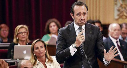 Jos&eacute; Ram&oacute;n Bauz&aacute;, en una sesi&oacute;n del Parlamento balear.