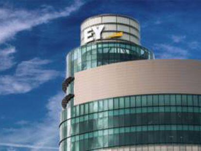 EY incorporará 1.200 profesionales y nombra 26 nuevos socios