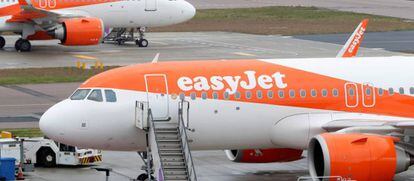 Aviones de EasyJet en el aeropuerto londinense de Lutton. 
