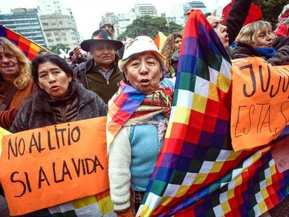 Manifestantes en apoyo de los habitantes de Jujuy frente a la Corte Suprema de Argentina, en Buenos Aires, el 20 de junio pasado.