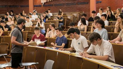 Examen de selectividad en la Facultad de Biología de la Universidad de Barcelona, en junio.