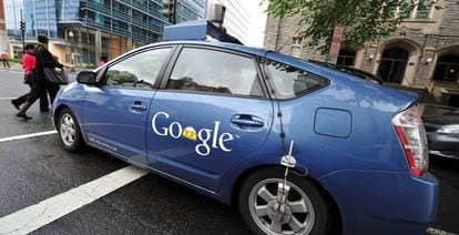 Un coche aut&oacute;nomo de Google por las calles de Washington