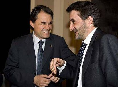 Artur Mas y el presidente del PNV, Josu Jon Imaz, ayer tras una conferencia de éste en Barcelona.