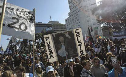 Miles de argentinos seguidores de la presidenta Cristina Fern&aacute;ndez se concentran en el centro de Buenos Aires.