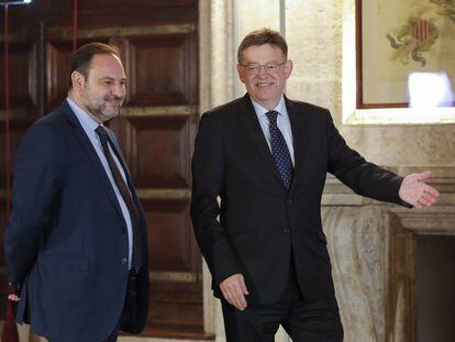 El ministro José Luis Ábalos con el presidente Ximo Puig, en el Palau de la Generalitat en 2018.