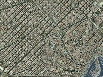 Vista aérea de los distritos barceloneses de Ciutat Vella i l'Eixample.