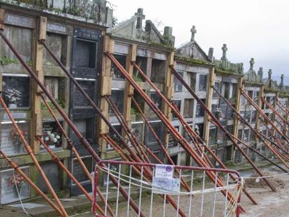 Estado de las tumbas en el cementerio de Teis 