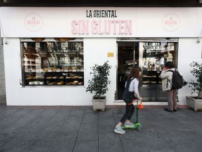 La Oriental, local especializado en magdalenas caseras sin gluten ubicado en la calle de Ferraz, en Madrid.