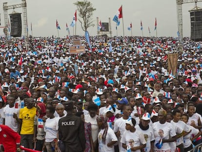 Seguidores del presidente de Ruanda, Paul Kagame, durante la campa&ntilde;a electoral en Kigali este mi&eacute;rcoles.