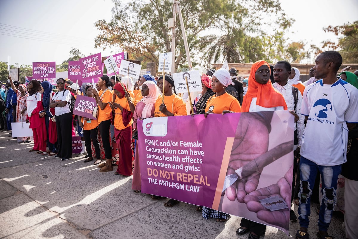 Gambia da el primer paso para despenalizar la ablación, prohibida desde 2015 | Sociedad