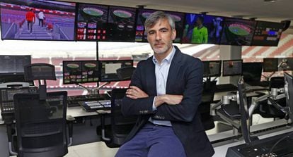 René Abril, el director de tecnología del Atlético de Madrid en uno de los centros de procesamiento de datos del Wanda Metropolitano. La sala que actúa como el cerebro del estadio. 