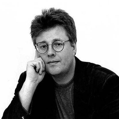 Stieg Larsson, autor de la trilogía <i>Millennium</i>, cuya segunda parte llegará a España el día 25.