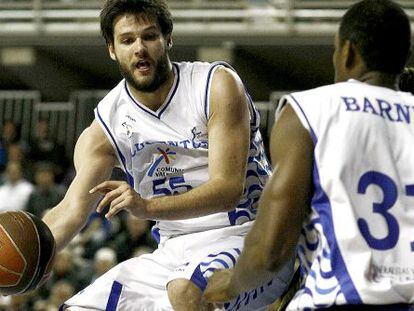 Ivanov y Barnes, jugadores del Lucentum en la ACB 2011/12.