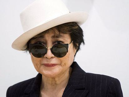 Yoko Ono es hospitalizada en Nueva York