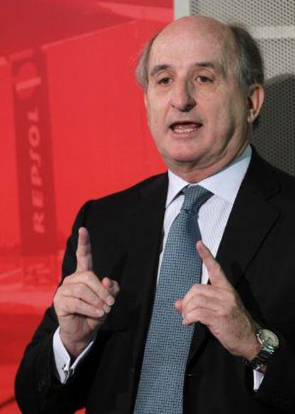 Antonio Brufau en la conferencia de prensa.