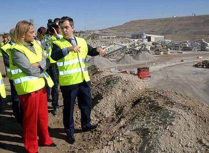 La consejera de Medioambiente, Vivienda y Ordenación del Territorio de la Comunidad de Madrid, Ana Isabel Mariño, durante la visita a las nuevas instalaciones de Valdemingómez.