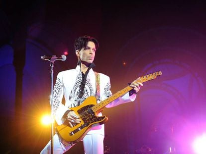 Prince en un concierto en Francia.