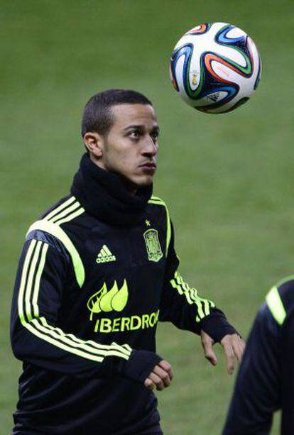 Thiago Alcantara durante el entrenamiento de la selección.