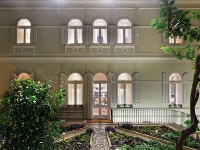 Panorámica del patio interior del palacete donde se asienta la nueva 'flagship store' de Massimo Dutti en la Avenida da Liberdade en Lisboa.