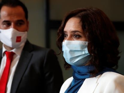 Isabel Díaz Ayuso, con Ignacio Aguado tras su intervención en el debate sobre el estado de la región el lunes en la Asamblea.