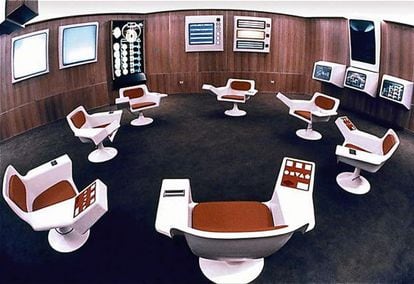 Representación de la sala de operaciones del proyecto Cybersyn.