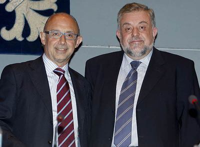 Cristóbal Montoro, del PP, (izquierda), con Octavio Granado, secretario de Estado de Seguridad Social.