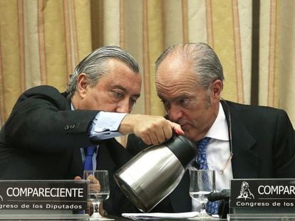 Gonzalo Ferre y Julio Gómez-Pomar, en el Congreso.