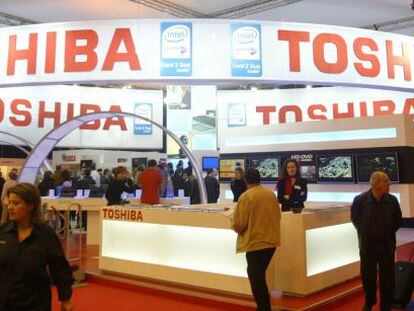 Foto de archivo del puesto de Toshiba en Simo, en 2007.