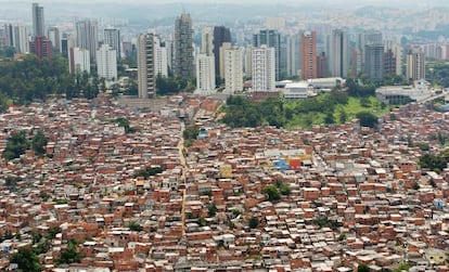 Vista aérea de las chabolas de la favela Morumbi en São Paulo, Brasil.