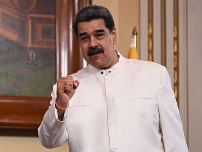 Nicolás Maduro, durante una reunión con el nuevo embajador de Colombia en Venezuela, Armando Benedetti, en Caracas, el pasado 29 de agosto.