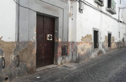 Vivienda de la calle Justicia, en el centro histórico de Jerez de la Frontera (Cádiz), donde una mujer de 57 ha sido presuntamente asesinada este jueves.