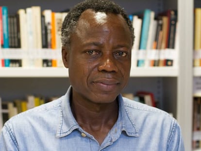 El escritor togolés Sami Tchak en la mediateca de Casa África.