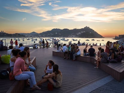 Atardecer en la bah&iacute;a de la Concha, en San Sebasti&aacute;n. 