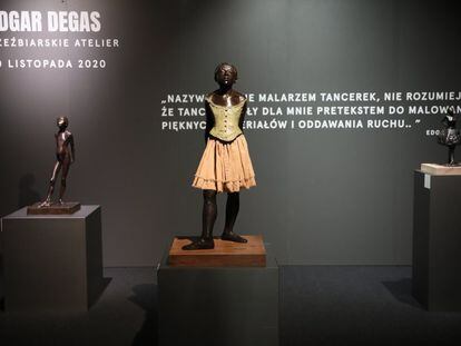 La escultura 'Little Dancer Aged Fourteen', del impresionista francés Edgar Degas, en una subasta celebrada en Varsovia (Polonia).