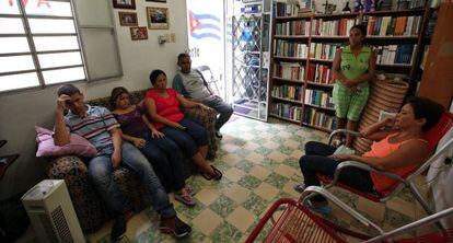 Opositores en huelga de hambre en una casa de La Habana.