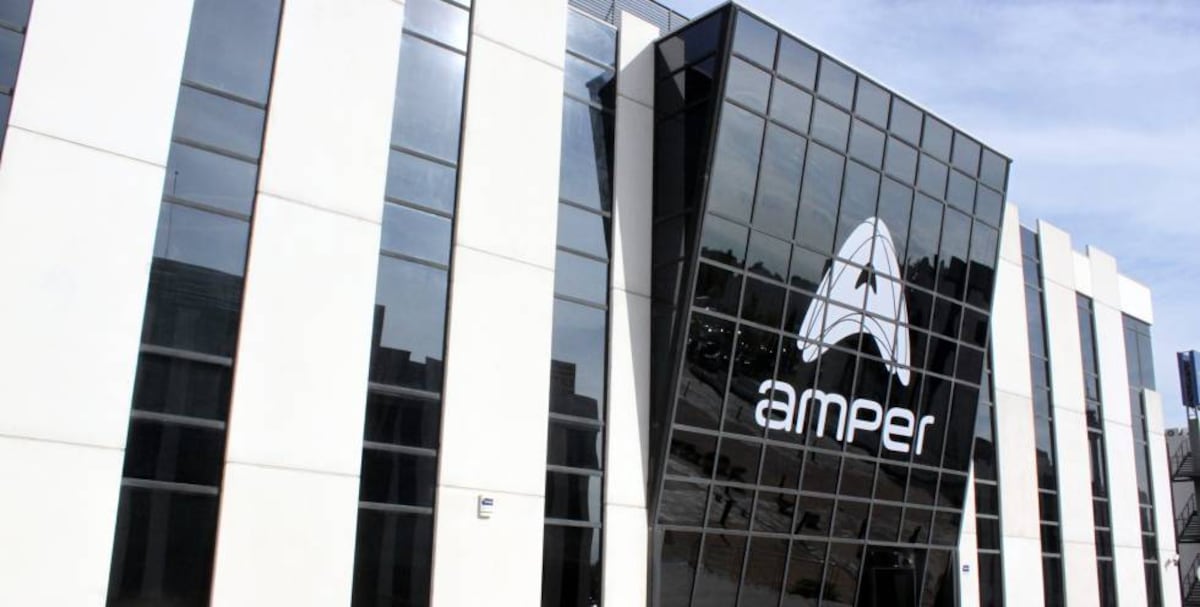 Amper se escinde con un 20% de participación en una ampliación de capital de 55 millones de euros |  Economía