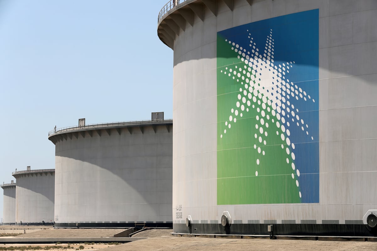 Arabia Saudí traspasa otro 4% del capital de Aramco a su fondo de inversión |  Economía