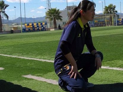 Yuriko Saeki, en la ciudad deportiva del Villarreal CF, donde pasó de ser entrenadora a coordinadora de todo el fútbol femenino.
