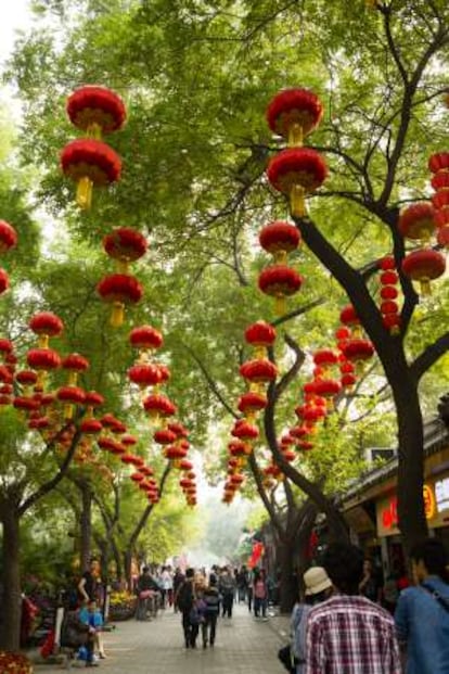 La calle de Nanluoguxiang, en el centro histórico de Pekín.