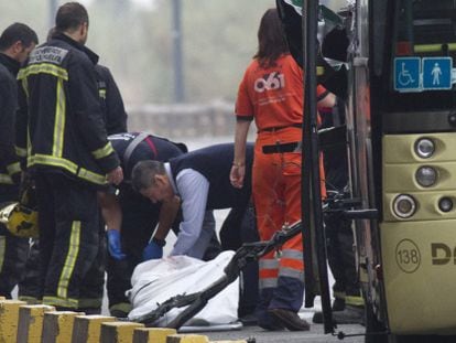 Imagen del accidente en el que han muerto dos personas en Huelva.