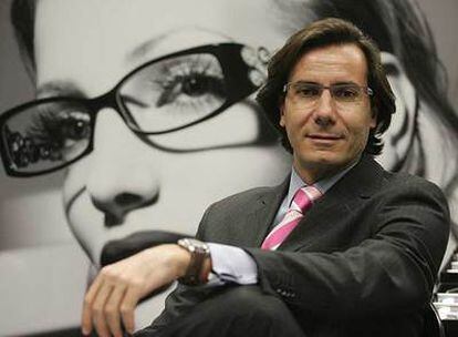 El director general de Visual Global, Iñaki Palomino, subraya la estrecha vinculación entre las gafas de su empresa y la moda española.