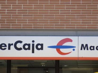 Logotipo de Ibercaja en una sucursal de Sanchinarro (Madrid).