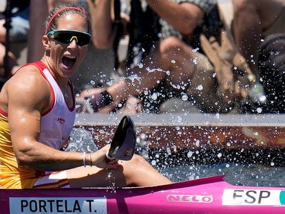 Teresa Portela, tras cruzar la línea de meta del K1-200 en el que fue plata.