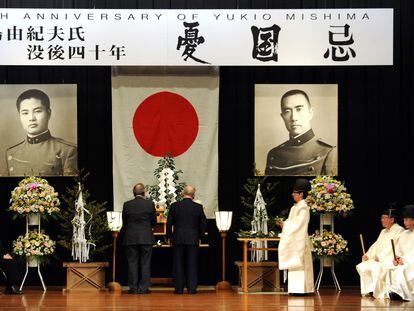Ceremonia para conmemorar el 40º aniversario de la muerte de Yukio Mishima, en Tokio en 2010.
