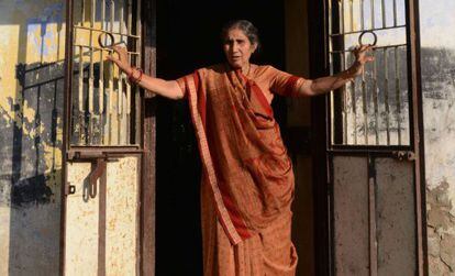 Jashodaben Mondi en su hogar en la ciudad de Unjha en India.